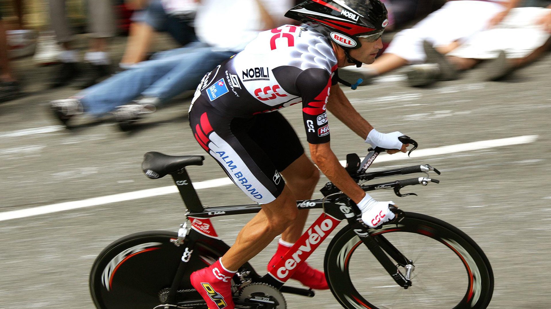 世界田径锦标赛：中国运动员表现抢眼，夺得多枚金牌，世界田径项目